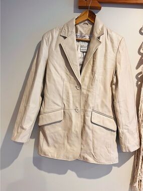 Pamela McCoy Buff Beige Leather Blazer Jacket MEDIUM 2 Button
